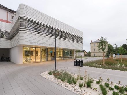 Außenansicht Elisabethinen Krankenhaus